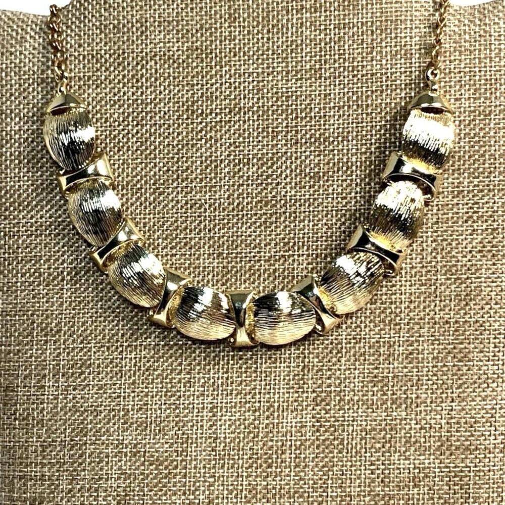 Vintage Gold Tone Textured Oval Link Choker Necklace 15" Bold Statement Collar